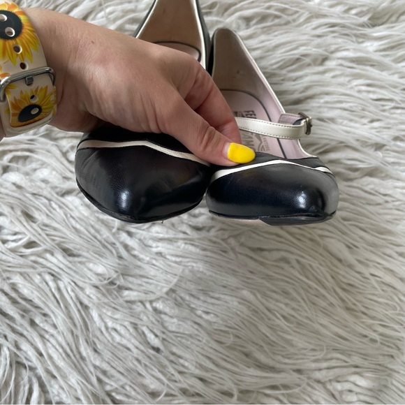 Salvatore Ferragamo Leather Colorblock Black Ivory Mary Jane Pointe Toe Pump 8.5 - Picture 4 of 11